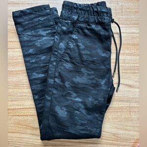 BEVY FLOG Black and gray slim Camouflage Joggers! Brand new!